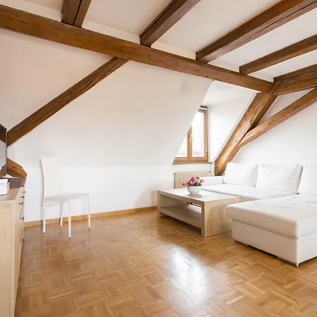 דירה Traditional Loft & Studio *