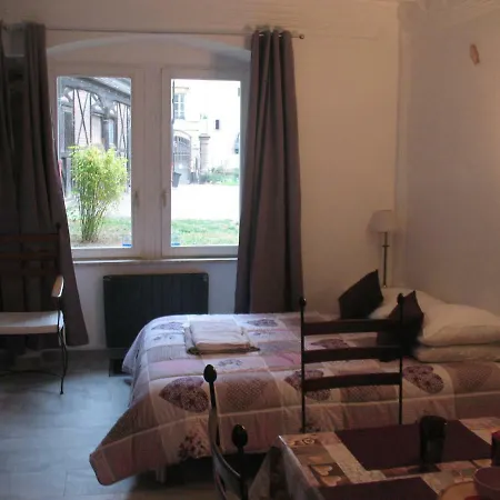 דירה Traditional Loft & Studio *