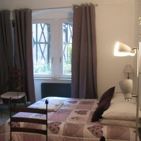 Traditional Loft & Studio *